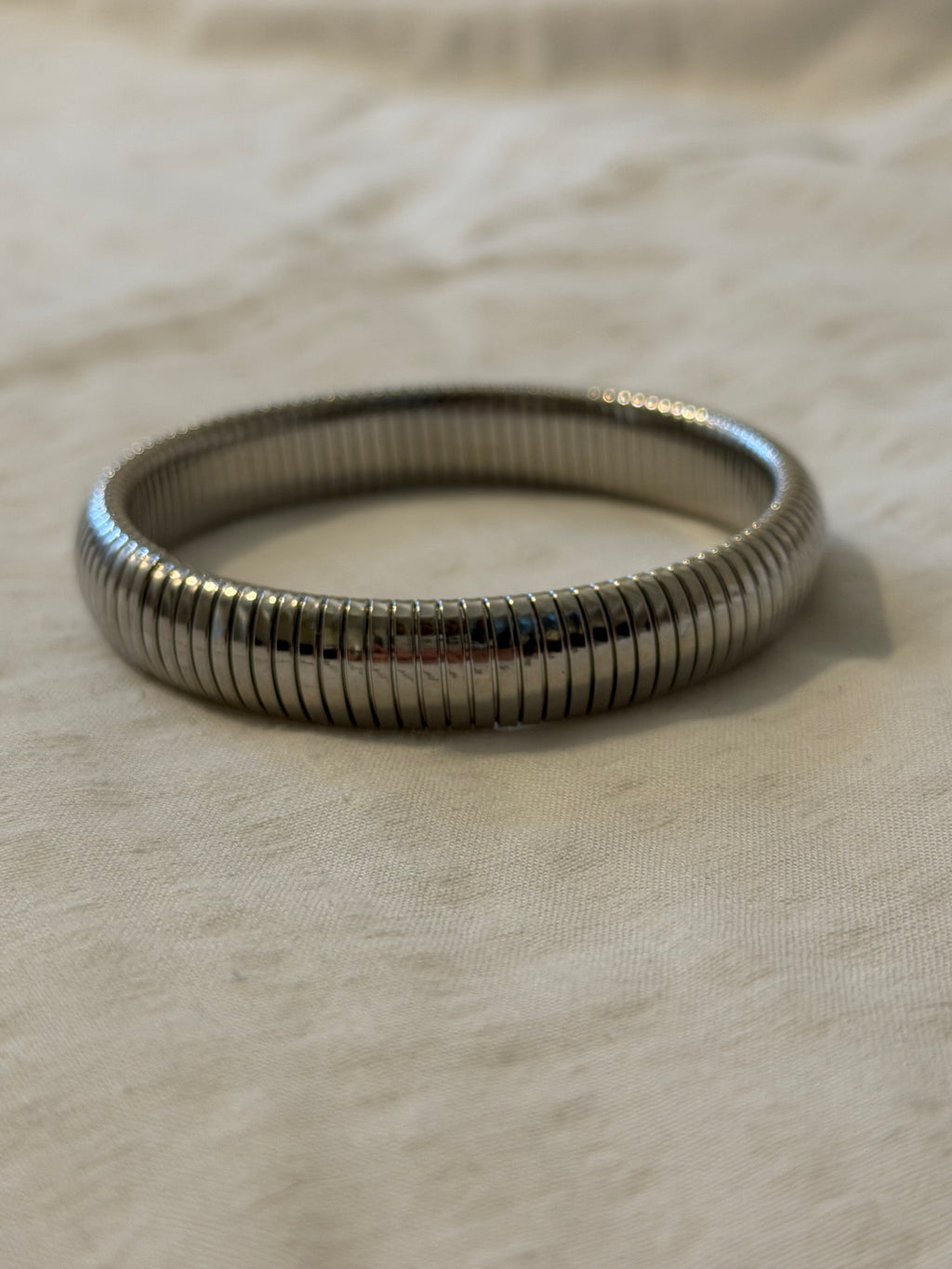 Ribbed bangle medium