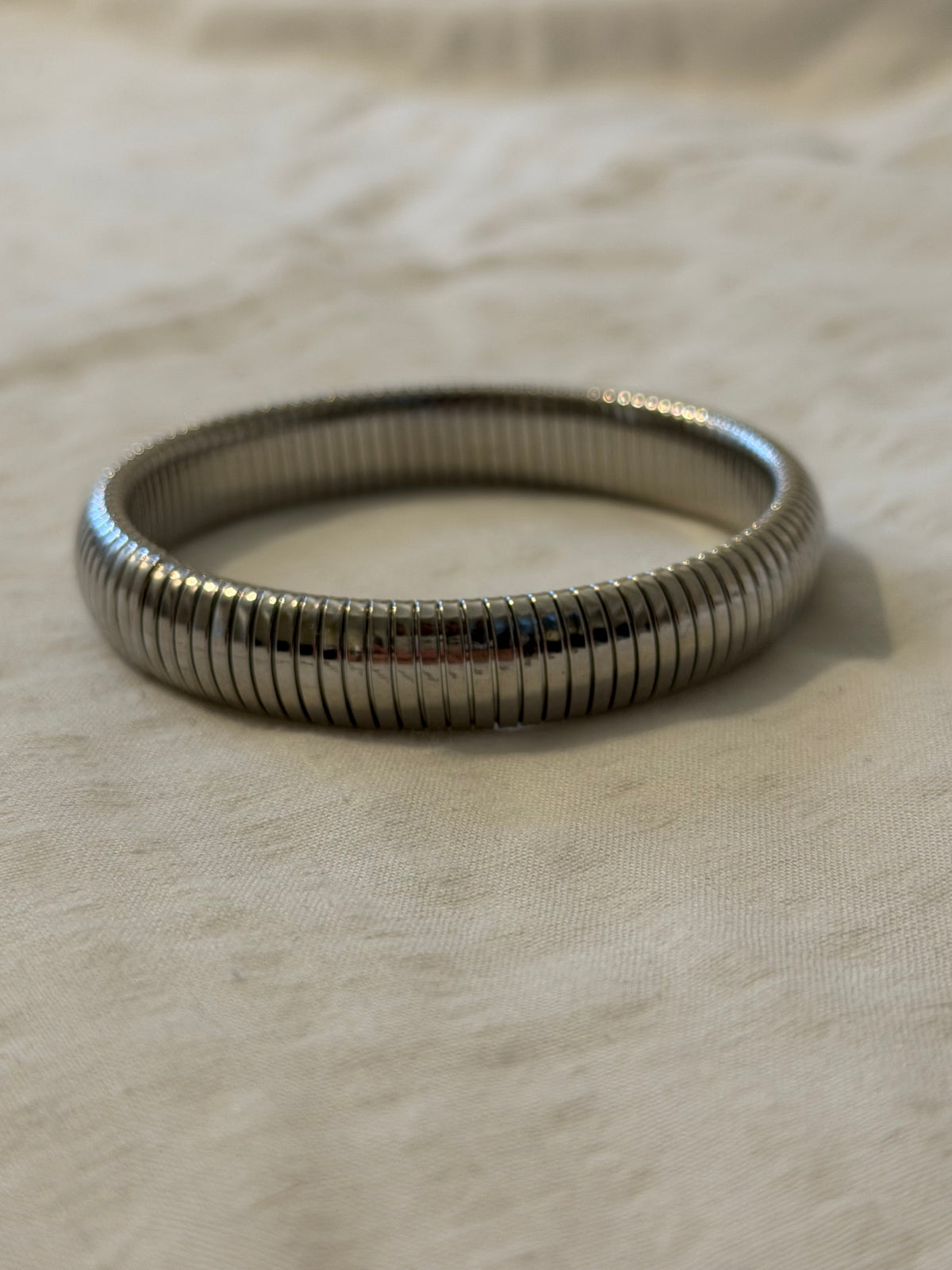 Ribbed bangle medium