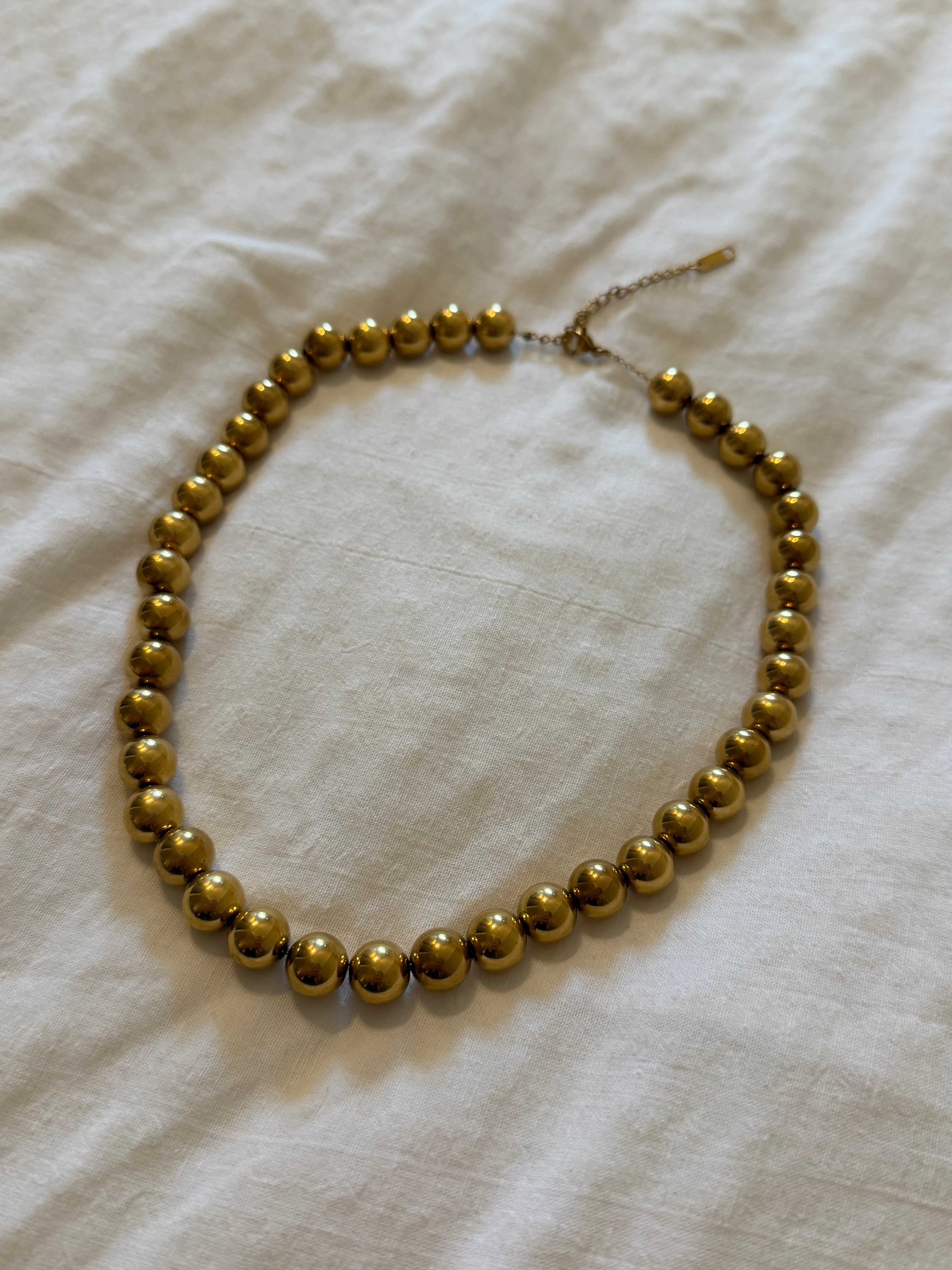 Beaded necklace big