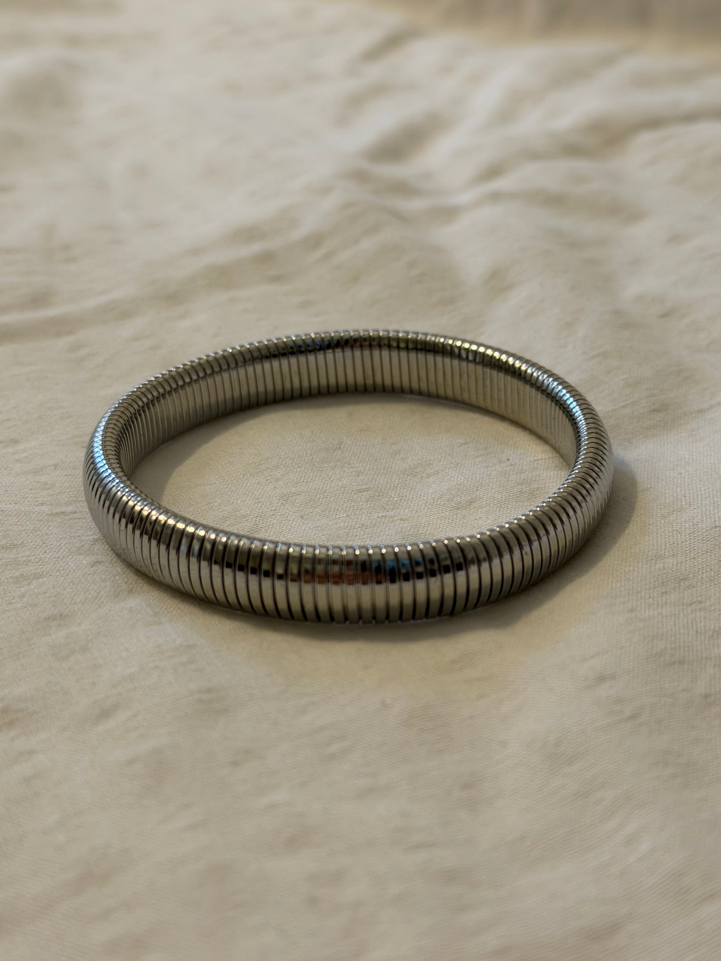 Ribbed bangle small