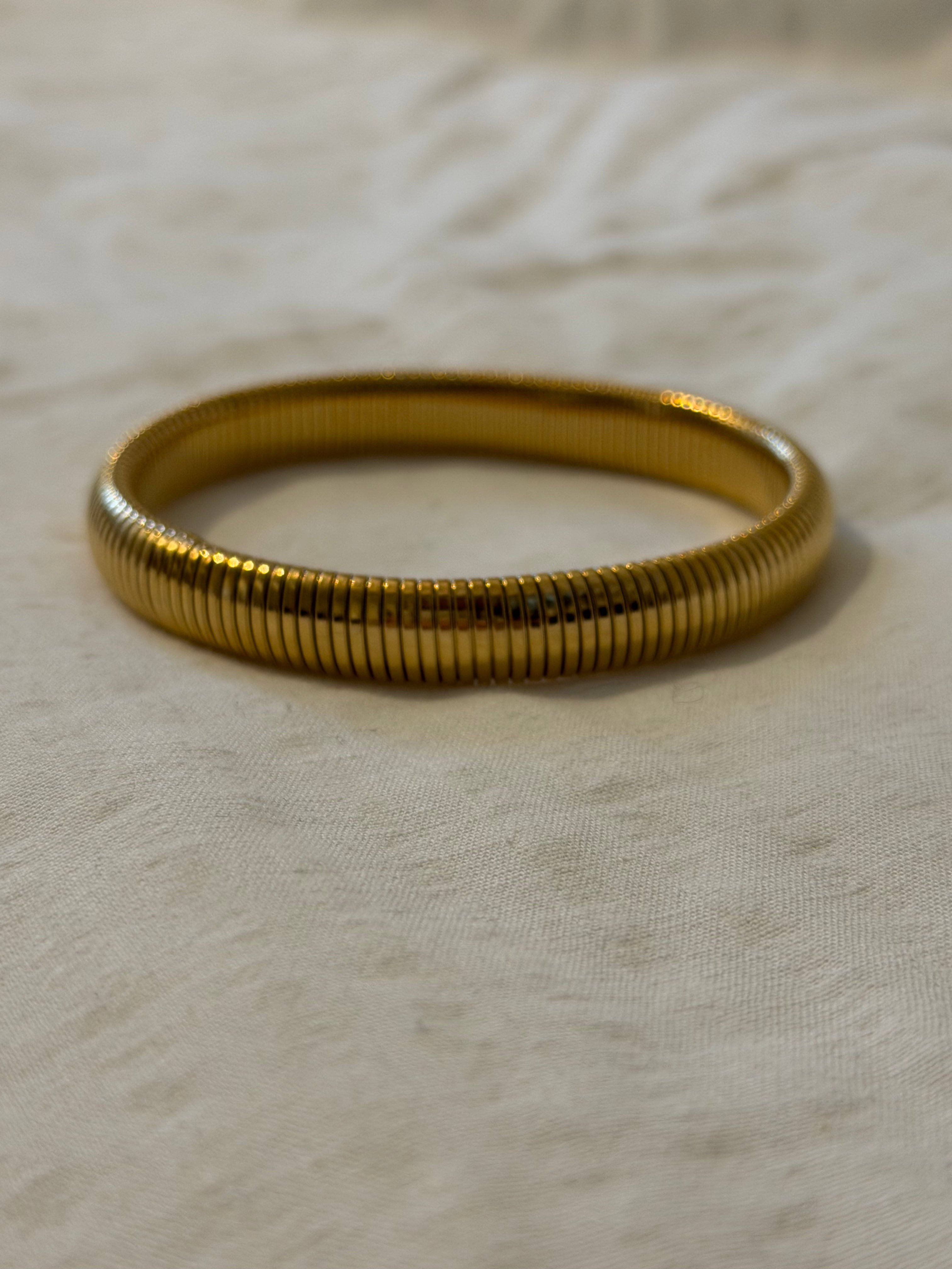 Ribbed bangle small
