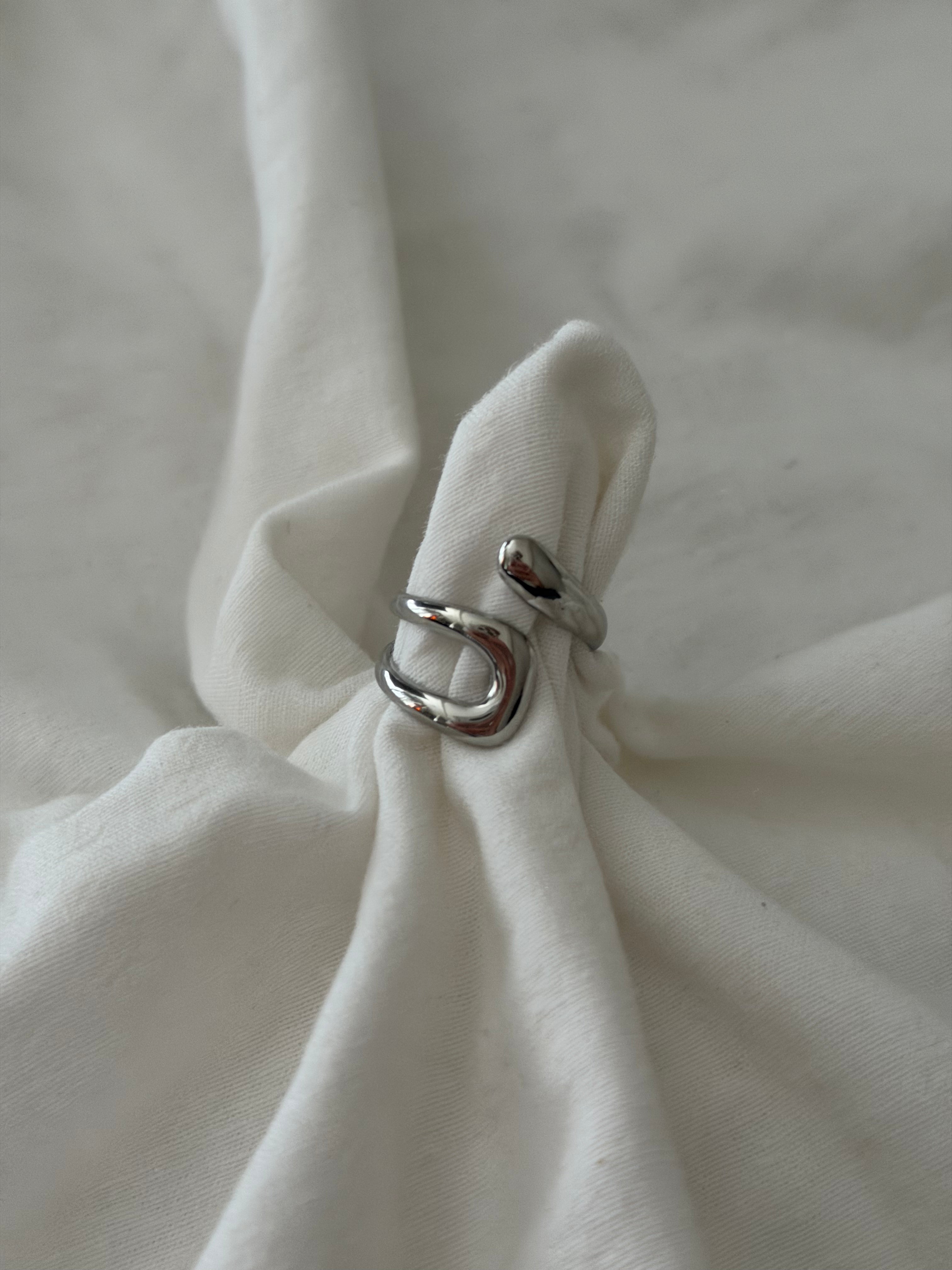 Classy ring