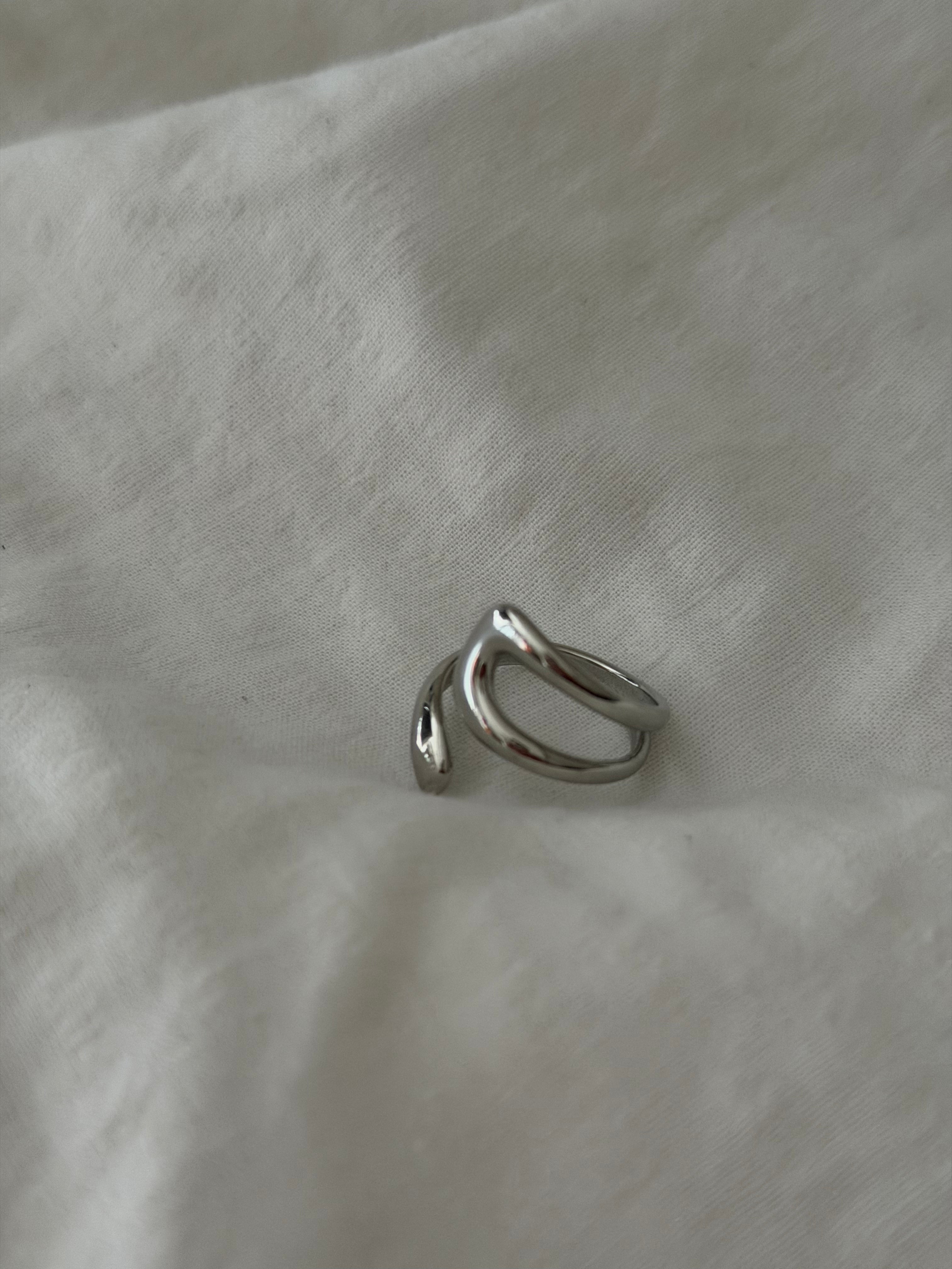 Classy ring