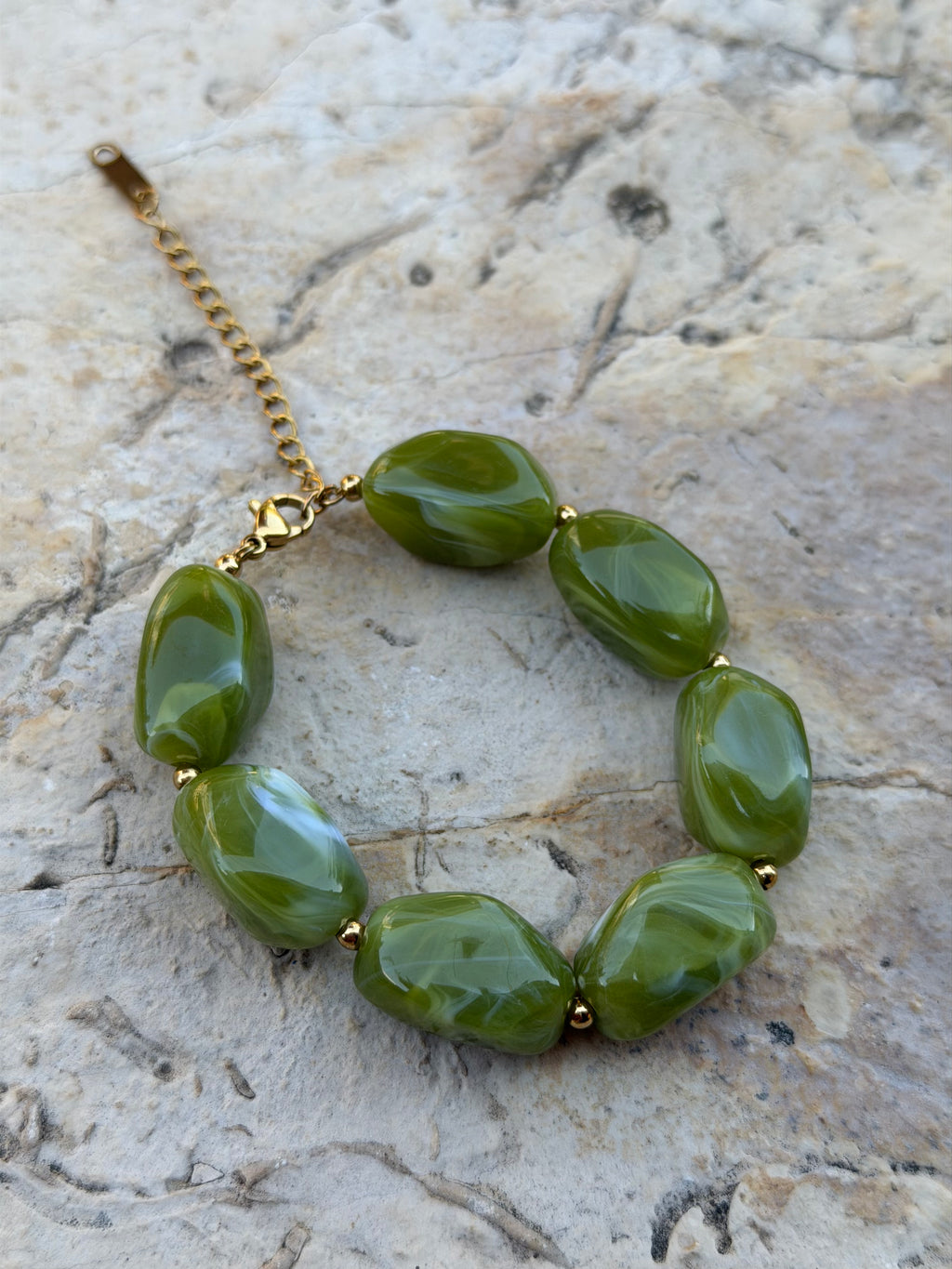 Chunky groene kralen armband