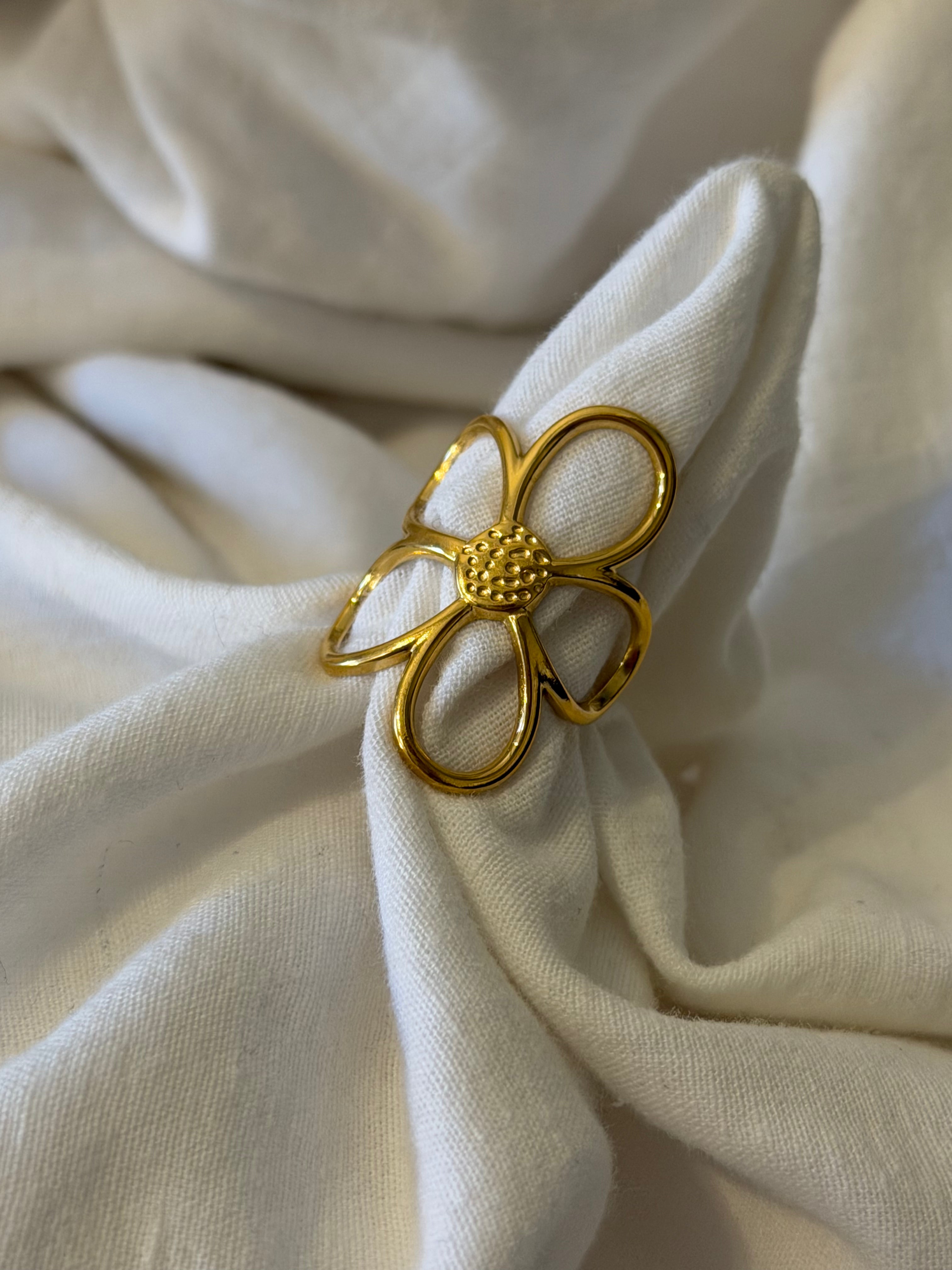 Open flower ring